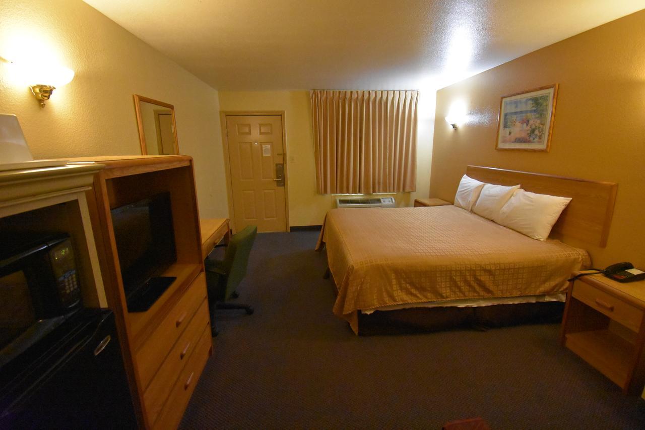 Americas Best Value Inn San Antonio/Lackland Afb Exterior photo